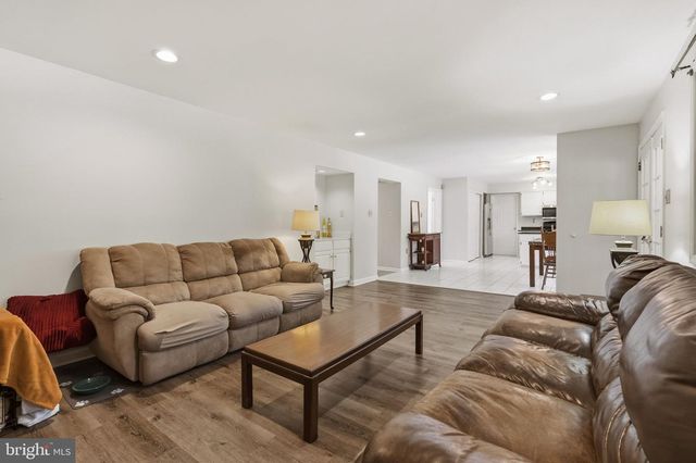 605 WYNDRISE DR, Blue Bell, PA 19422