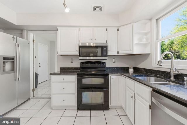 605 WYNDRISE DR, Blue Bell, PA 19422