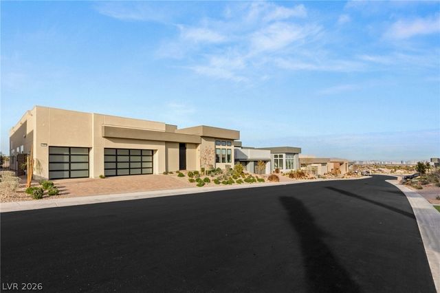 10964 Rossa Peak Avenue, Las Vegas, NV 89135