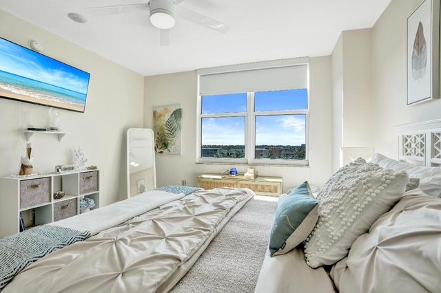 625 Casa Loma Boulevard 602, Boynton Beach, FL 33435