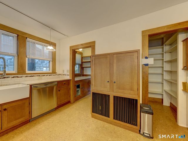 64 Chestnut Street, Windham, CT 06226