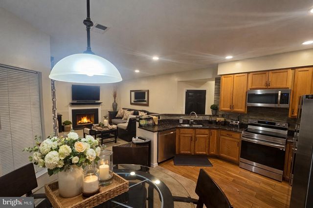 2300 HAWKS LANDING CT, Waldorf, MD 20601