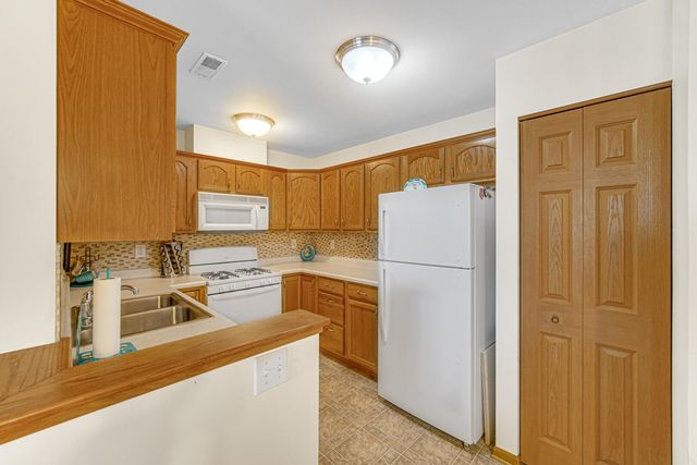 2007 W 75th Place 31, Merrillville, IN 46410