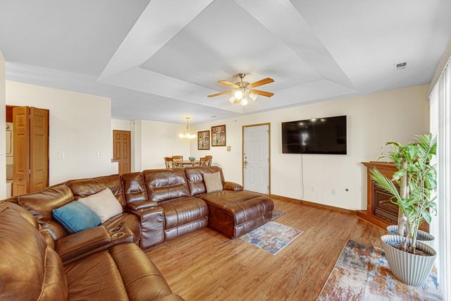 2007 W 75th Place 31, Merrillville, IN 46410