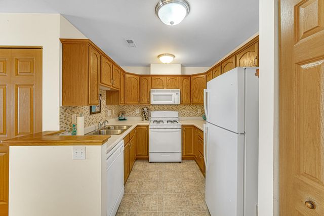 2007 W 75th Place 31, Merrillville, IN 46410