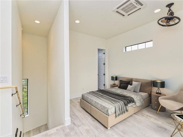 806 E Lydia ST, Austin, TX 78702