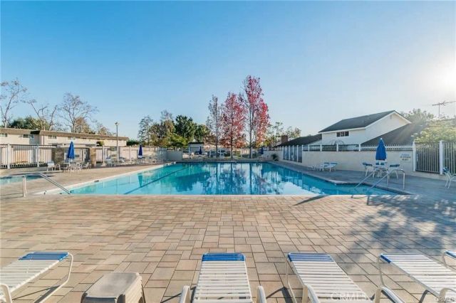 5281 Charing Cross Road, Westminster, CA 92683