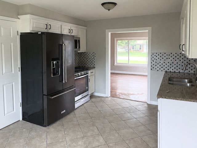 9405 S 76th Court, Hickory Hills, IL 60457