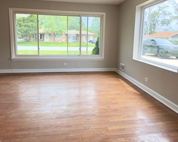 9405 S 76th Court, Hickory Hills, IL 60457