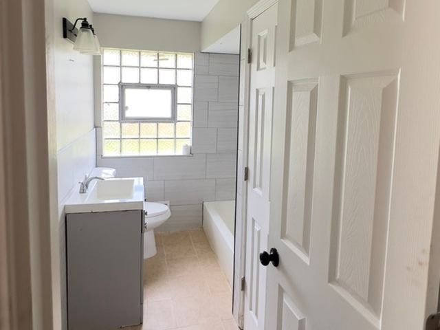 9405 S 76th Court, Hickory Hills, IL 60457