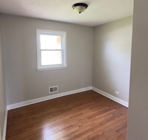 9405 S 76th Court, Hickory Hills, IL 60457