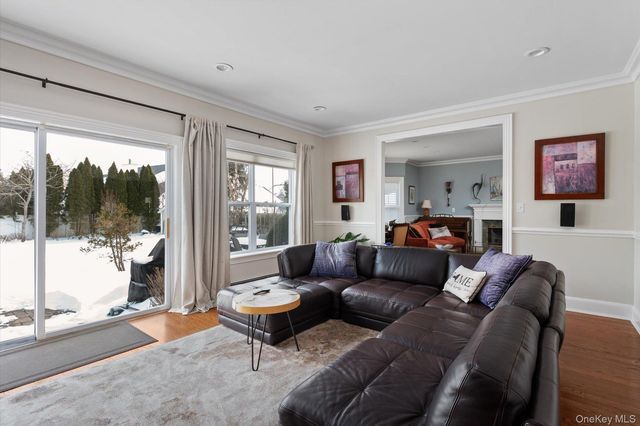 104 Brandywine Lane, Melville, NY 11747