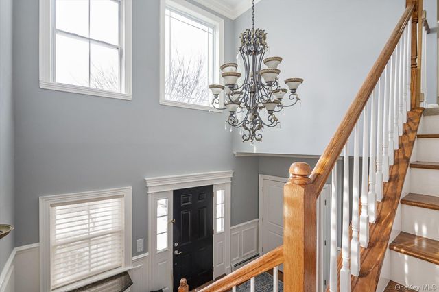 104 Brandywine Lane, Melville, NY 11747