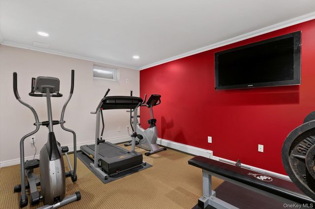 104 Brandywine Lane, Melville, NY 11747