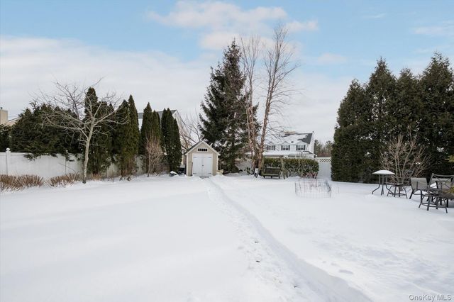 104 Brandywine Lane, Melville, NY 11747