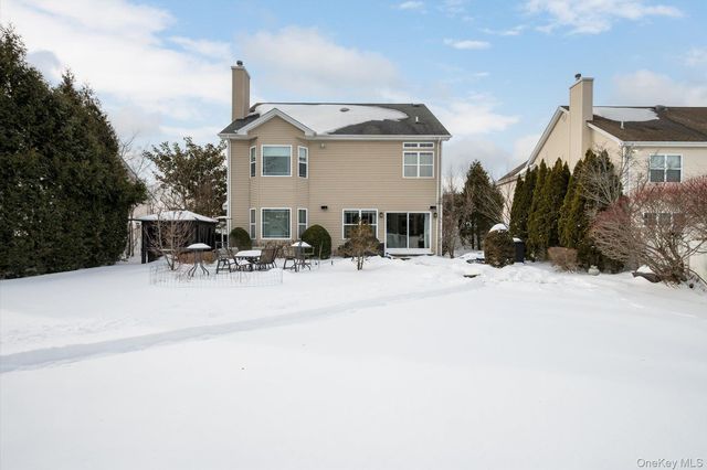 104 Brandywine Lane, Melville, NY 11747