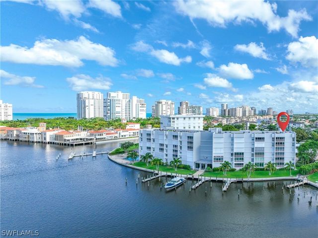 300 Park Shore DR PHA6, Naples, FL 34103