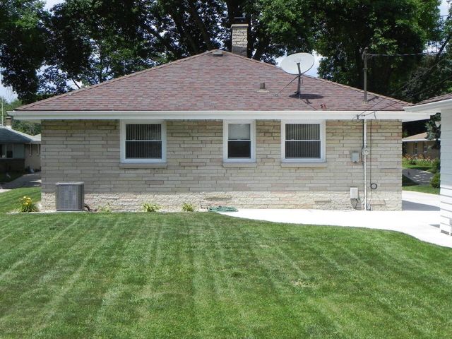 1711 W Plainfield AVENUE, Milwaukee, WI 53221
