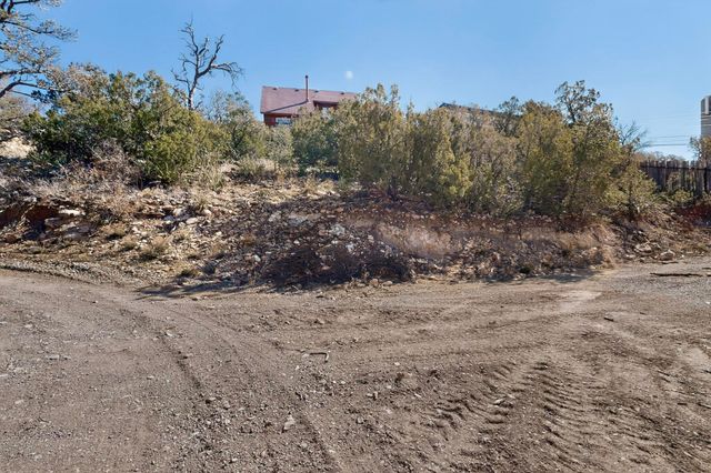 11 Skyview Drive, Sandia Park, NM 87047