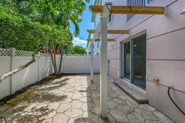 453 NE 1st Street, Pompano Beach, FL 33060