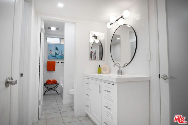 943 12th Street 7, Santa Monica, CA 90403