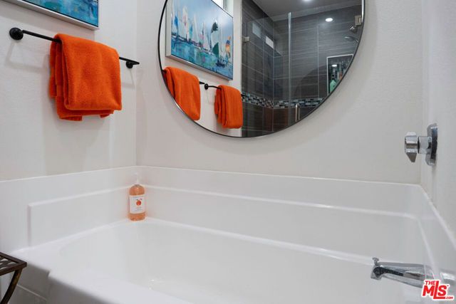 943 12th Street 7, Santa Monica, CA 90403