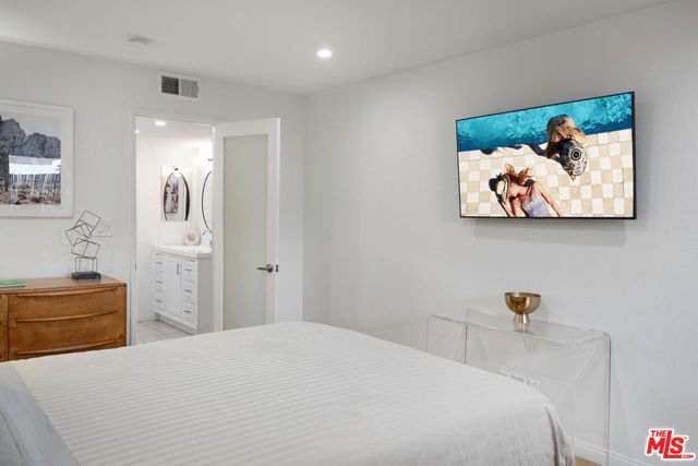 943 12th Street 7, Santa Monica, CA 90403