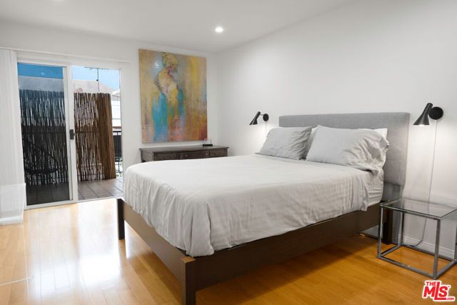 943 12th Street 7, Santa Monica, CA 90403