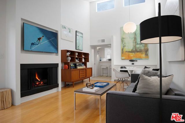 943 12th Street 7, Santa Monica, CA 90403