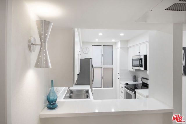 943 12th Street 7, Santa Monica, CA 90403