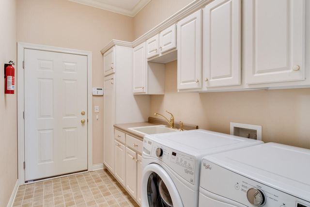 8660 Oakland Hills Circle, Portage, MI 49024