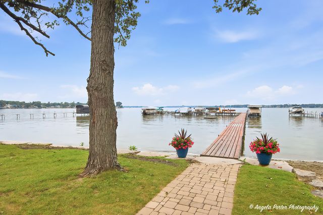 25194 W Buena Avenue, Lake Villa, IL 60046