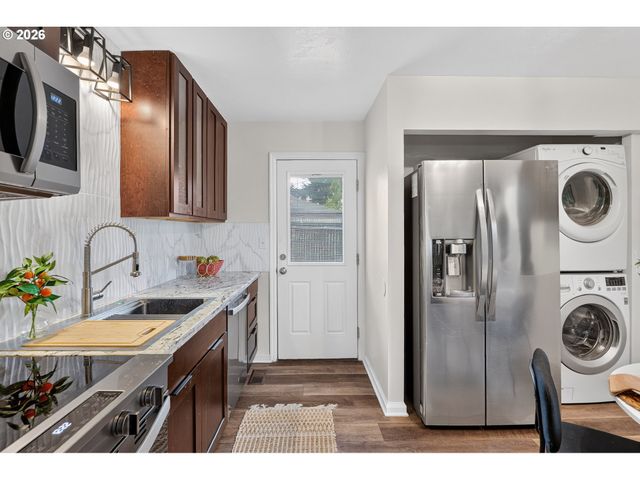 9006 Se DUKE St, Portland, OR 97266