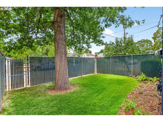 9006 Se DUKE St, Portland, OR 97266