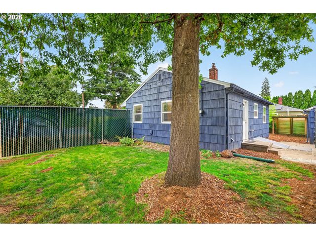 9006 Se DUKE St, Portland, OR 97266
