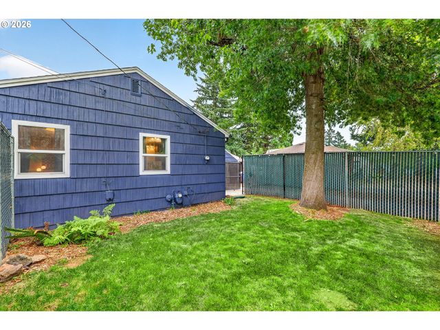 9006 Se DUKE St, Portland, OR 97266