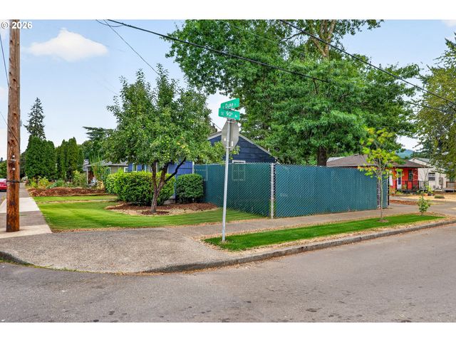 9006 Se DUKE St, Portland, OR 97266