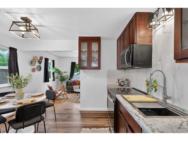 9006 Se DUKE St, Portland, OR 97266
