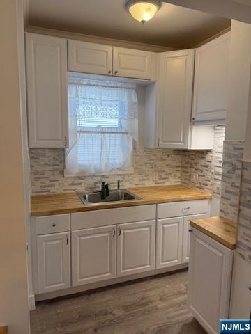 61 Locust Avenue 2, Wallington, NJ 07057