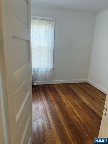 61 Locust Avenue 2, Wallington, NJ 07057