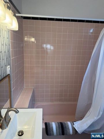 61 Locust Avenue 2, Wallington, NJ 07057