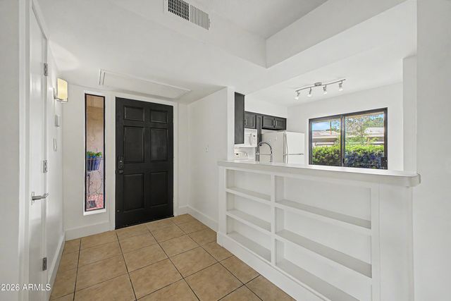 9275 E MISSION Lane 116, Scottsdale, AZ 85258