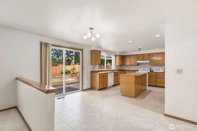 7206 93rd Avenue Ct, Lakewood, WA 98498