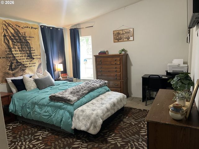 210 Nw GRINSTEAD St, Siletz, OR 97380