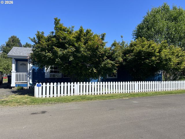 210 Nw GRINSTEAD St, Siletz, OR 97380