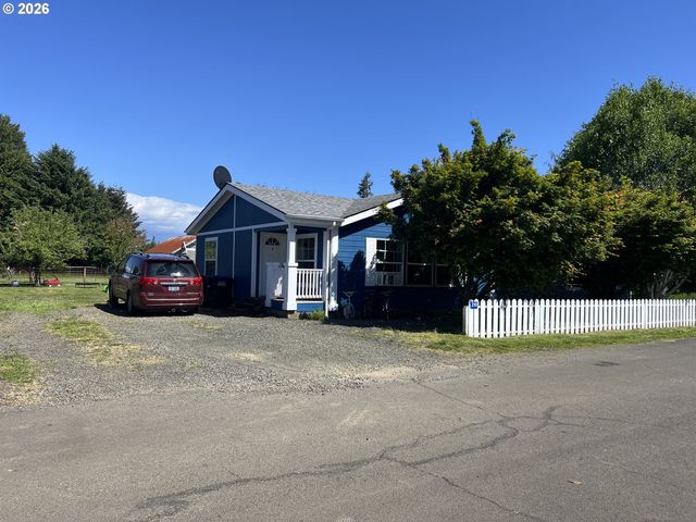 210 Nw GRINSTEAD St, Siletz, OR 97380
