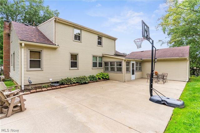 102 Hilltop Boulevard, Canfield, OH 44406