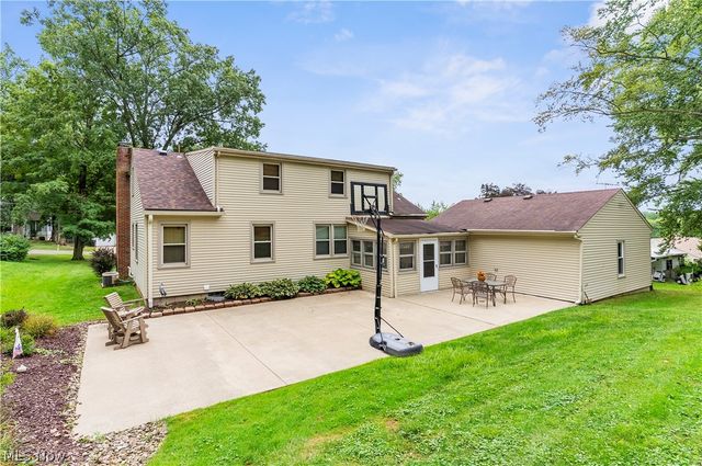 102 Hilltop Boulevard, Canfield, OH 44406