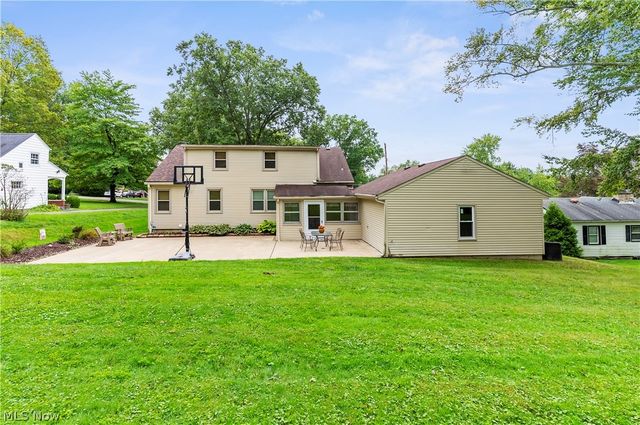 102 Hilltop Boulevard, Canfield, OH 44406