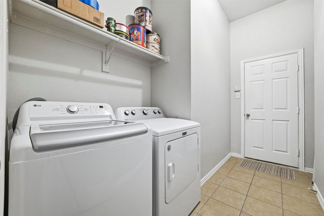 304 Briar Cove Circle, Red Oak, TX 75154